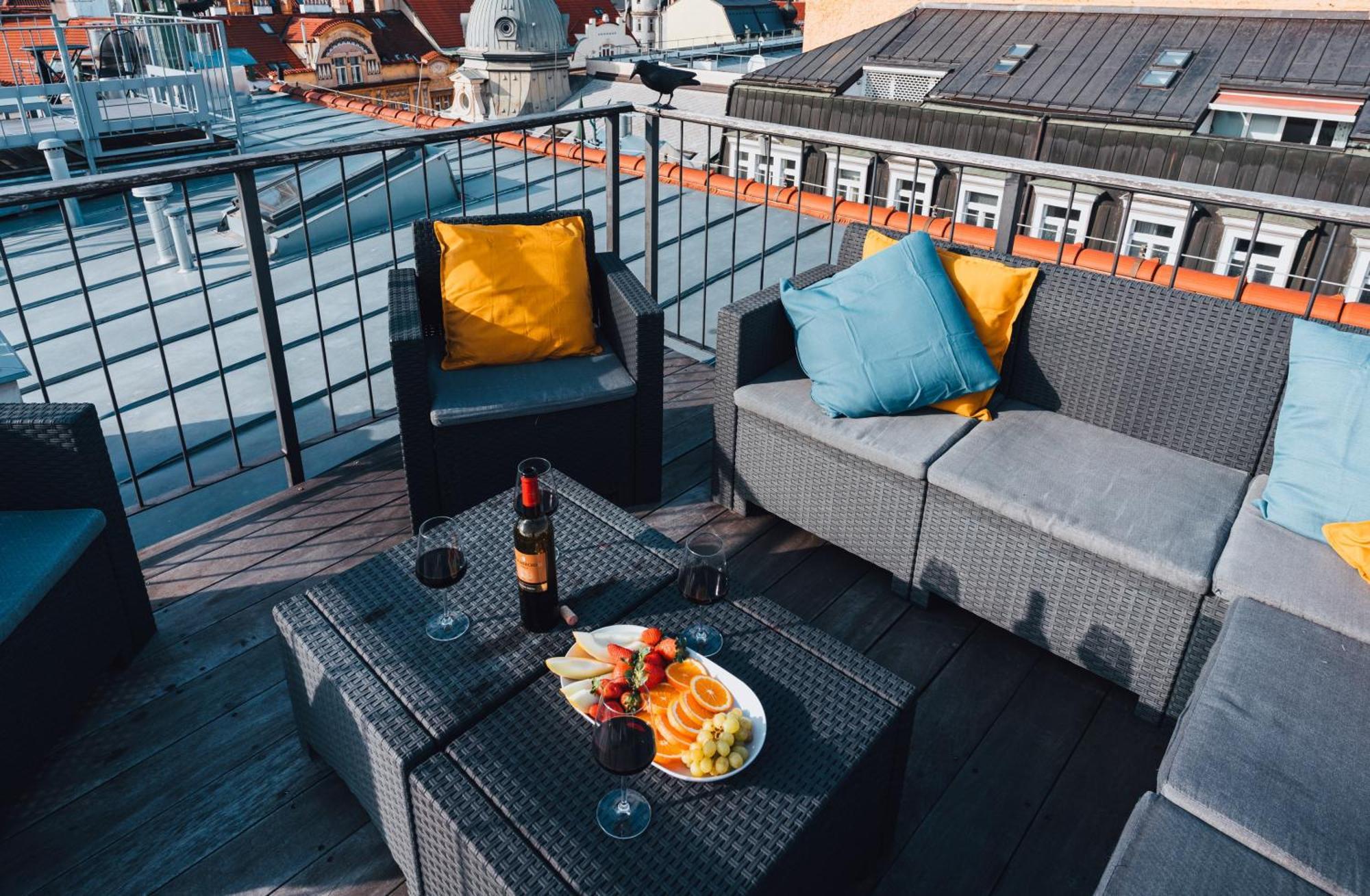 Two-level With A Terrace Near The Vltava River Prag